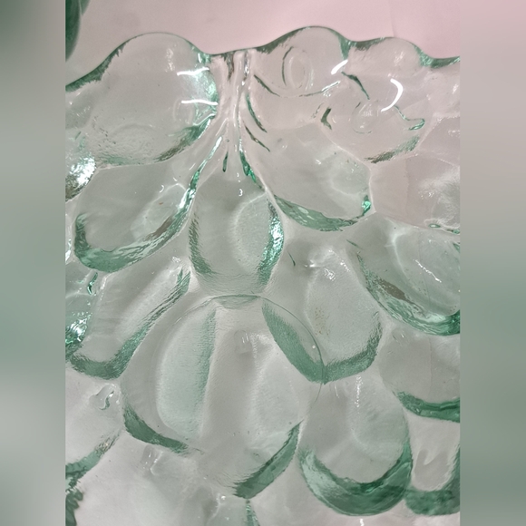 6 Grape Design  candy dish, Clear glass with green hues - Picture 4 of 7